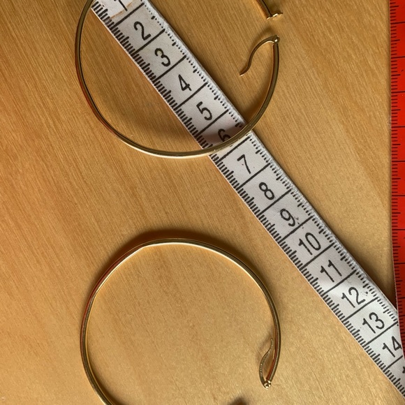 *Sold* 14kt Gold Hoop earrings - Picture 2 of 13